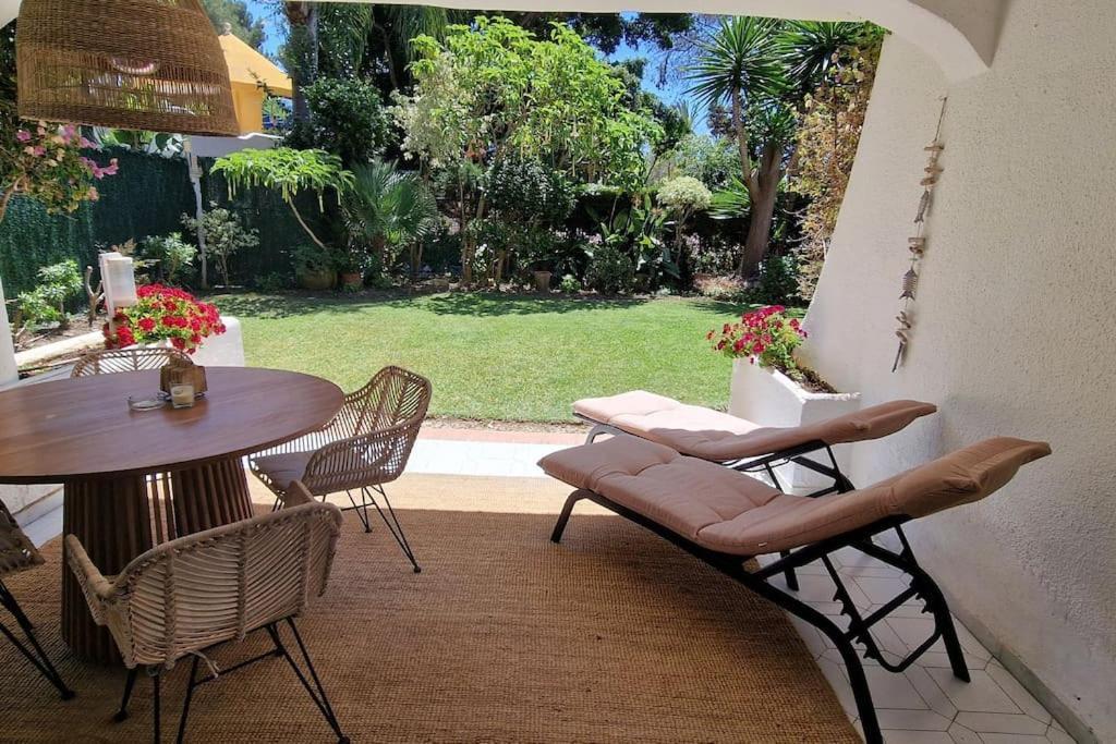 Luxe Studio Met Ruim Terras, Vlak Aan Zee! Sitio de Calahonda Eksteriør billede